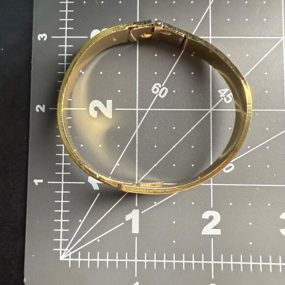 Decorative Gold-Tone Hinged Bracelet With Floral Engraved Design Fashion Jewelry - Picture 6 of 6